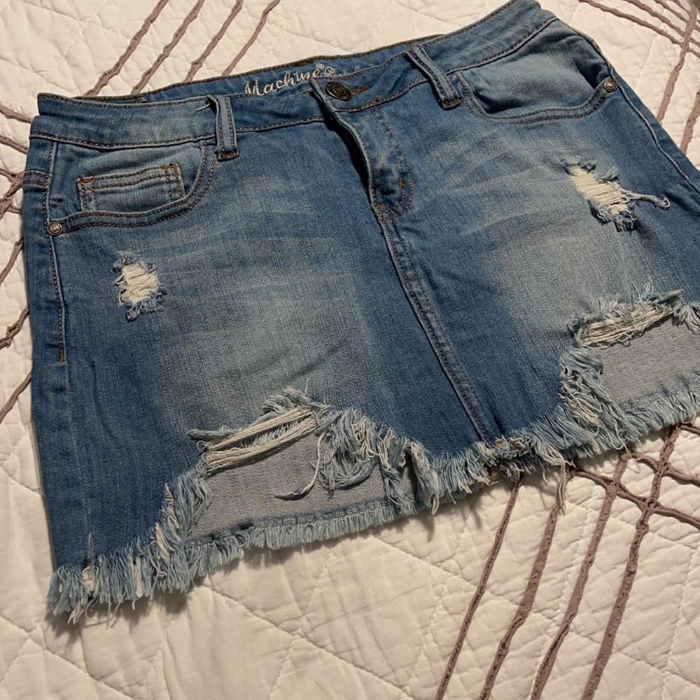 cute mini skirt - Picture 2 of 6